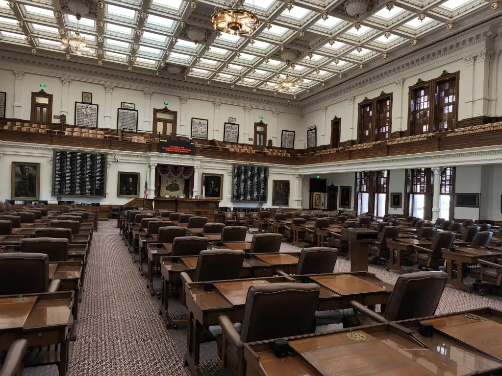 AustinInsideCapitol04.webp