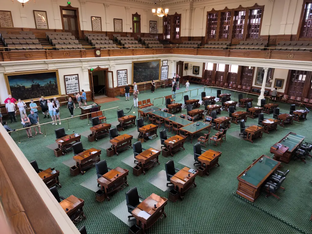AustinInsideCapitol10.webp