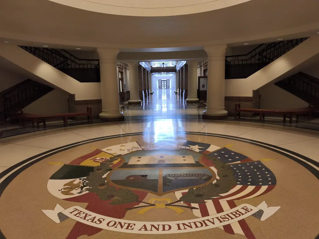 AustinInsideCapitol15.webp