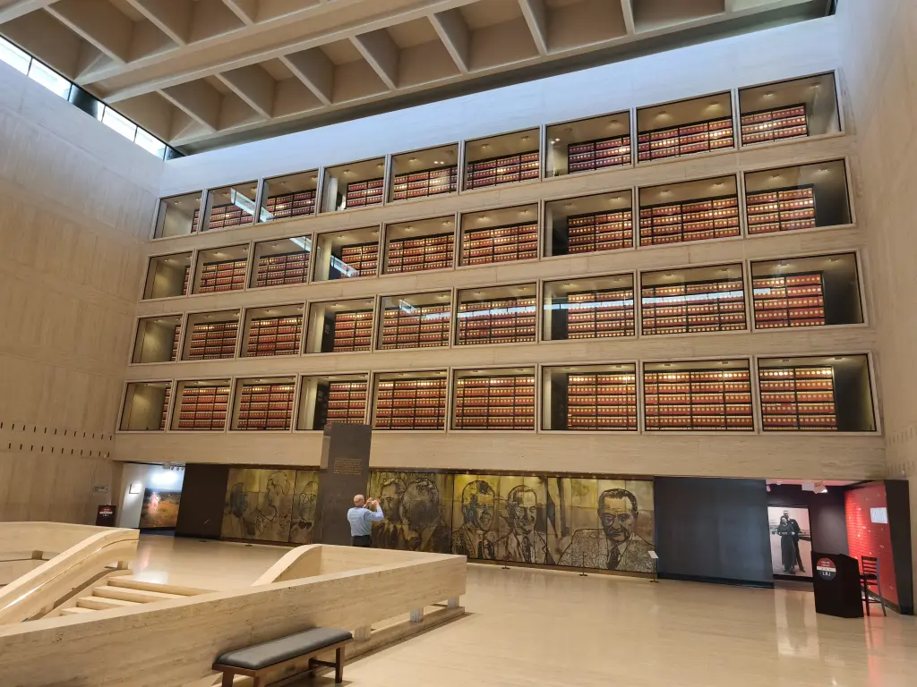 AustinJohnsonLib04.webp