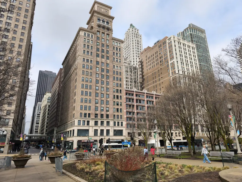 ChicagoRepresentative04.webp