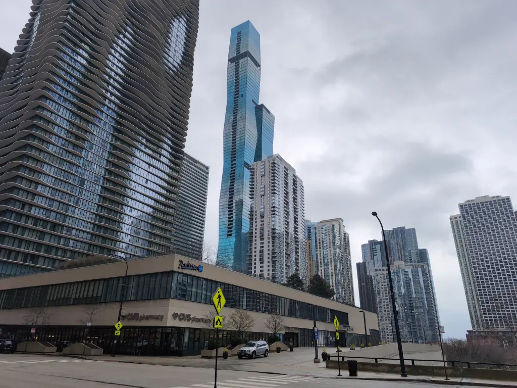 ChicagoSkyscraper01.webp