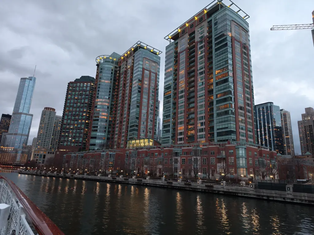 ChicagoSkyscraper03.webp