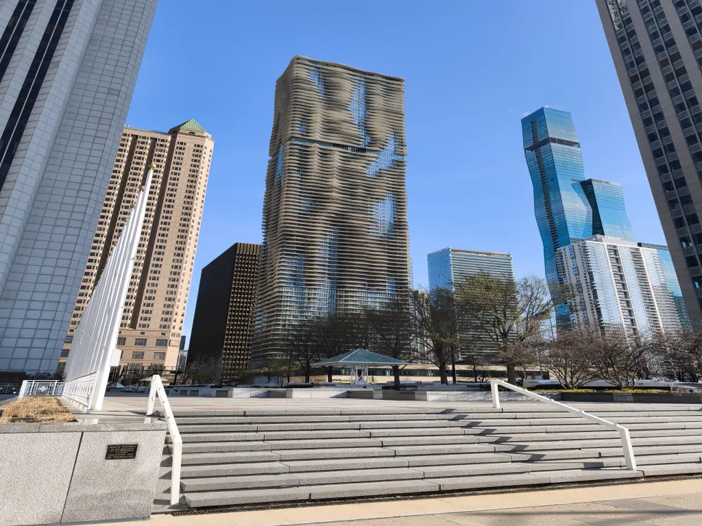 ChicagoSkyscraper14.webp