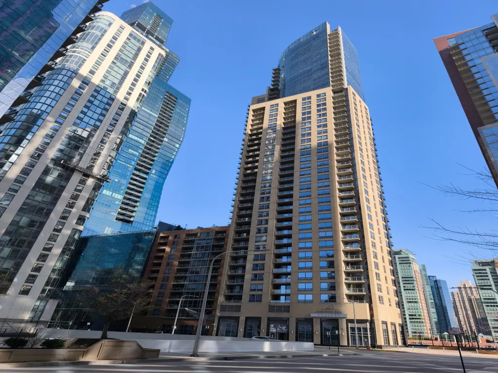 ChicagoSkyscraper18.webp