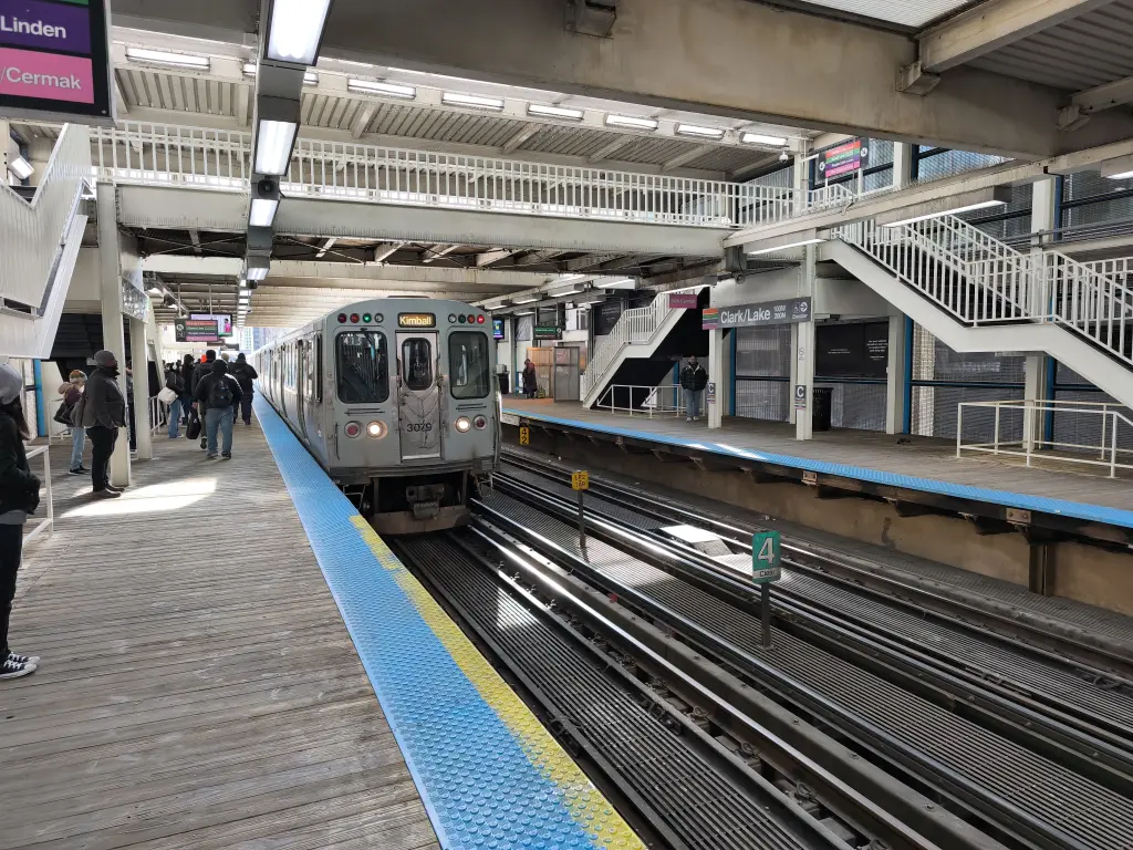ChicagoStreet05.webp