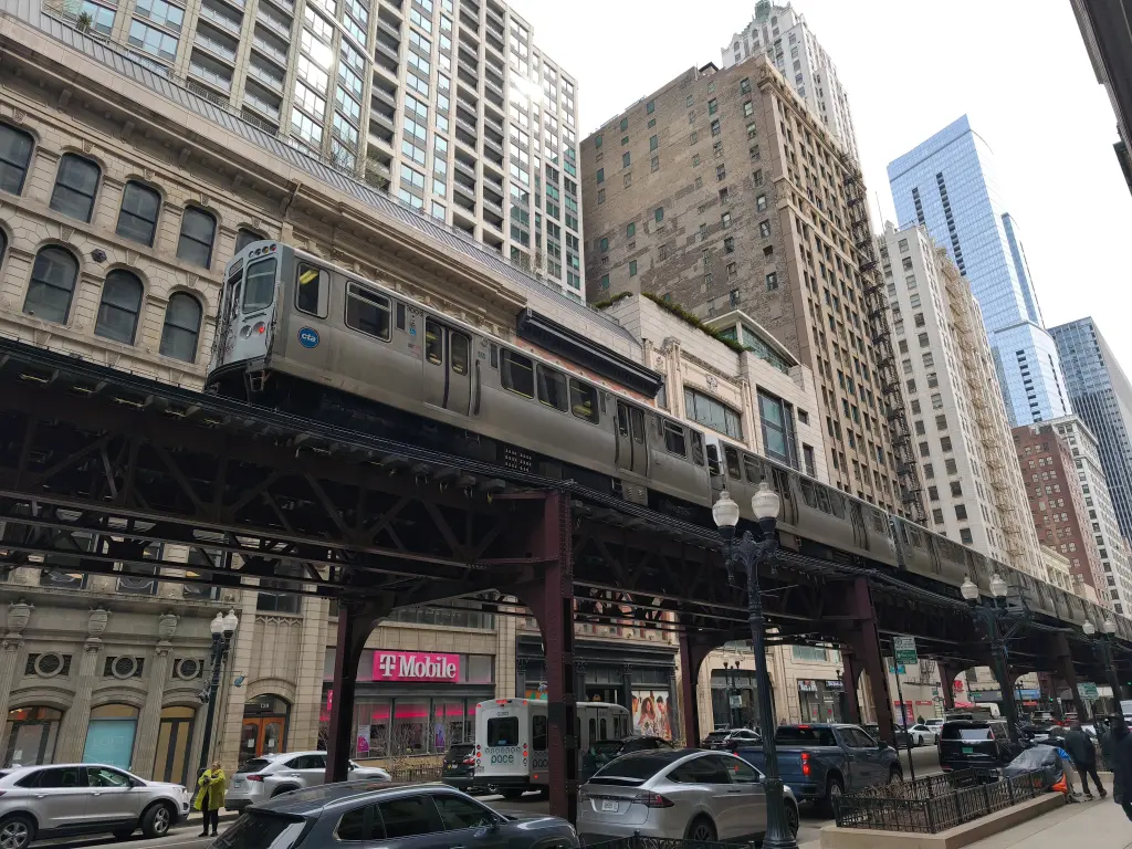ChicagoStreet06.webp