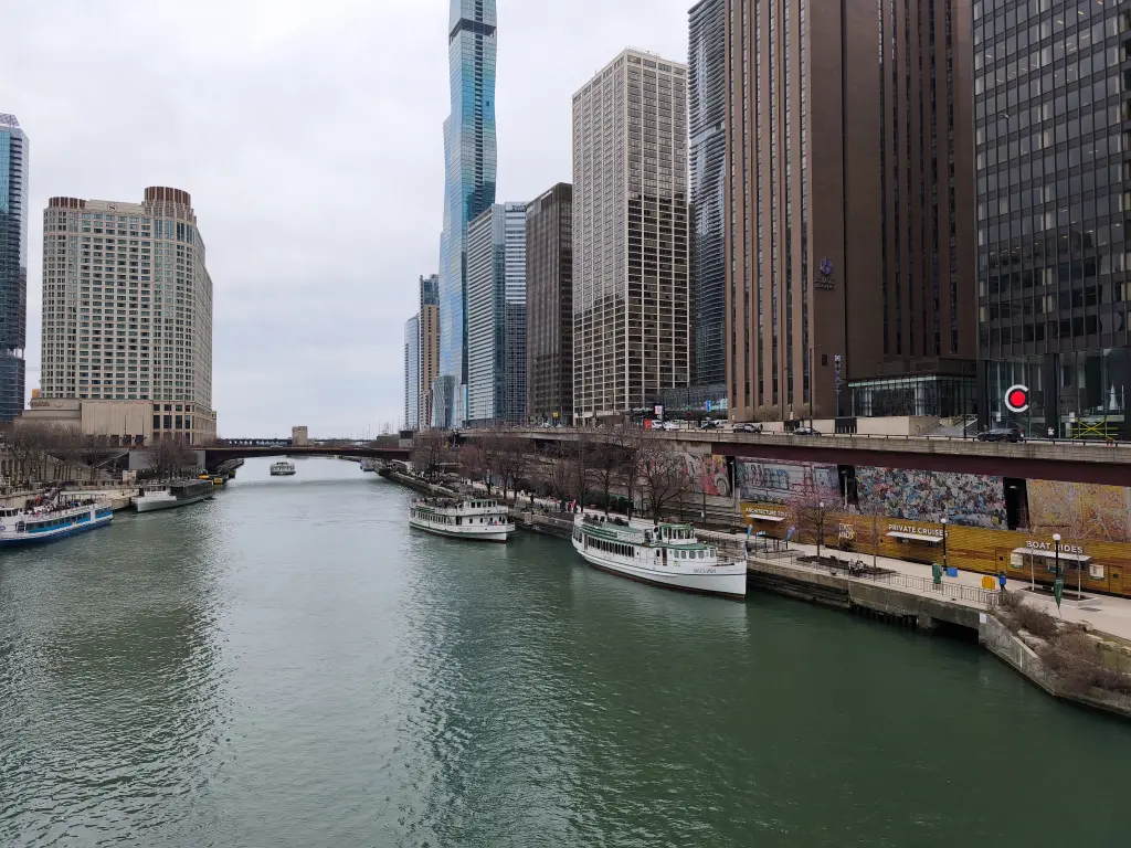 ChicagoWater02.webp