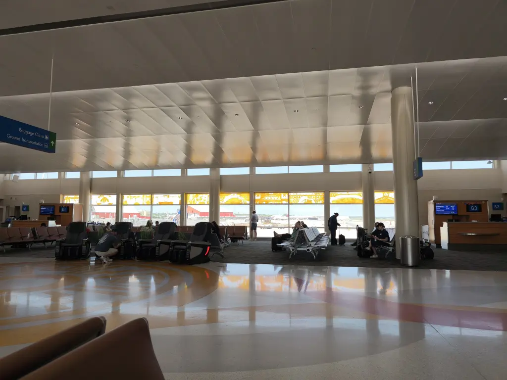 SanAntonioAirport04.webp