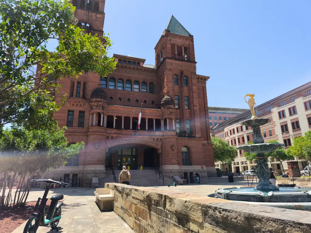 SanAntonioHouse04.webp