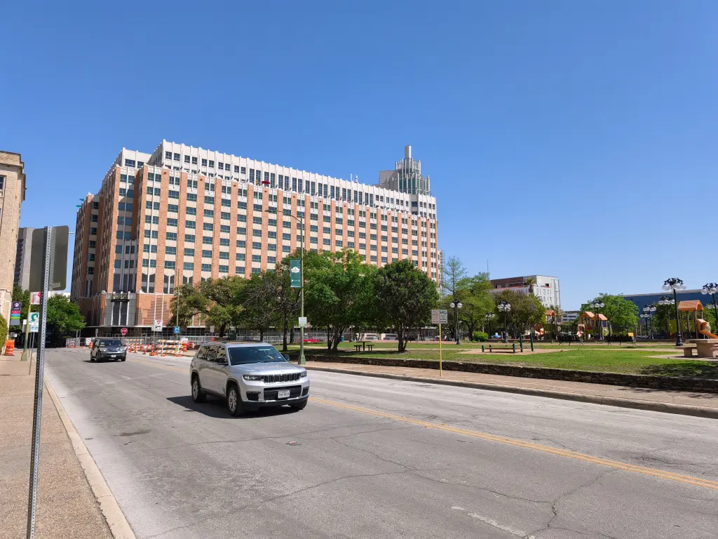 SanAntonioStreet04.webp