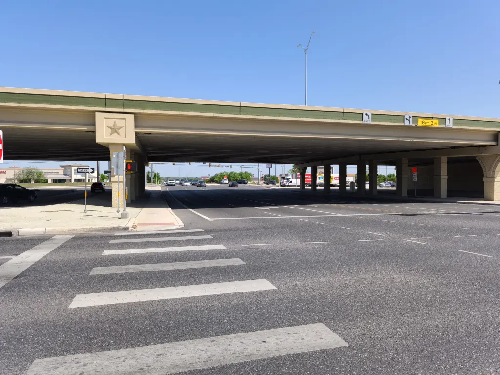 SanAntonioStreet07.webp