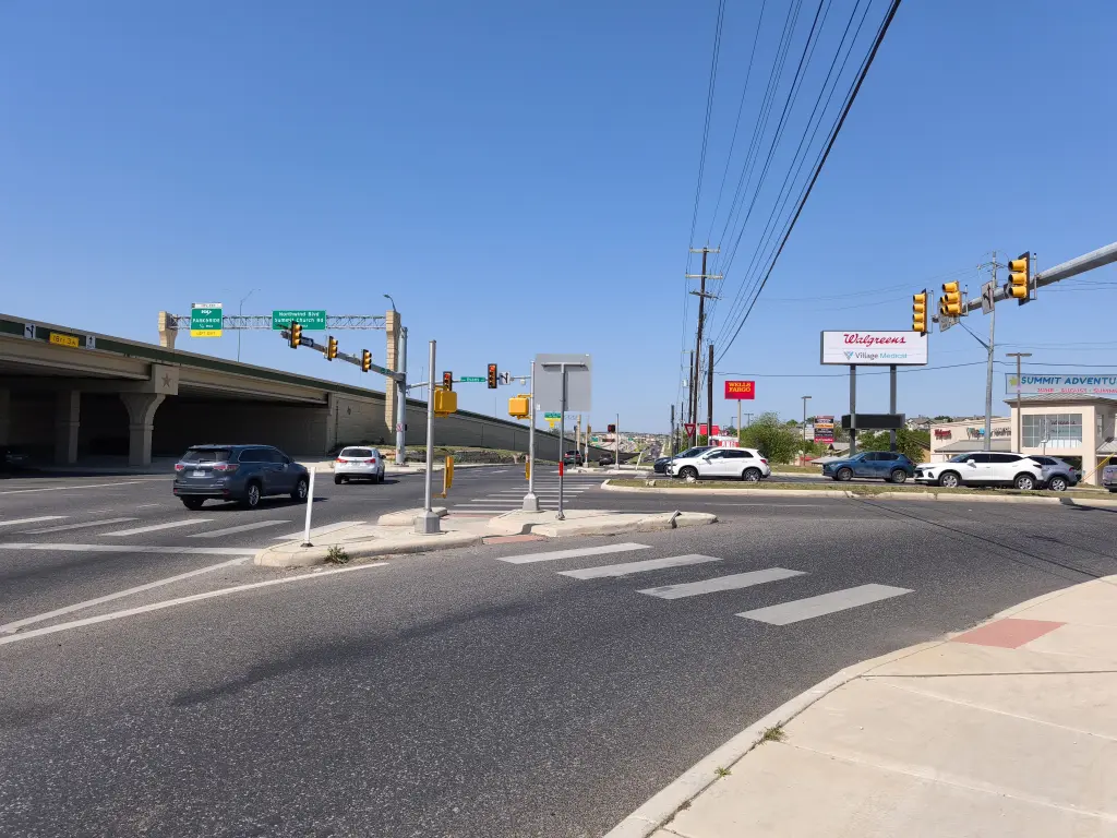 SanAntonioStreet08.webp